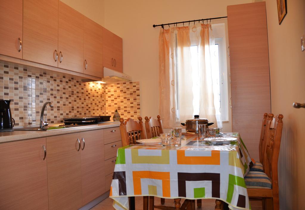 Georgias Apartments CCharaki Buitenkant foto