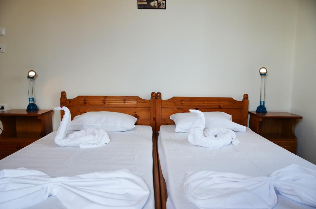 Georgias Apartments CCharaki Buitenkant foto