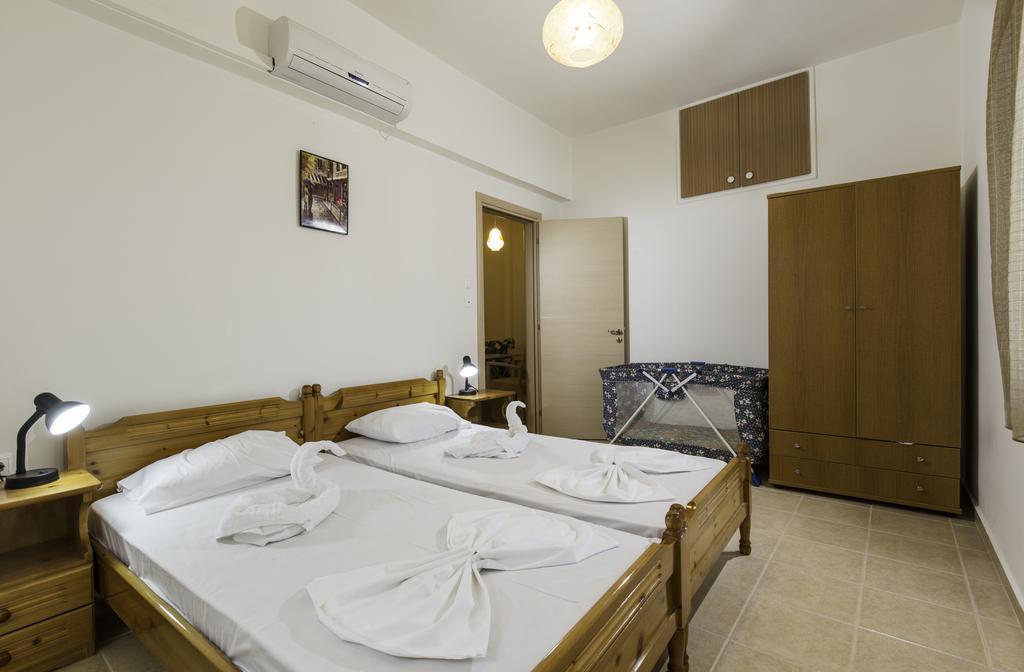 Georgias Apartments CCharaki Buitenkant foto
