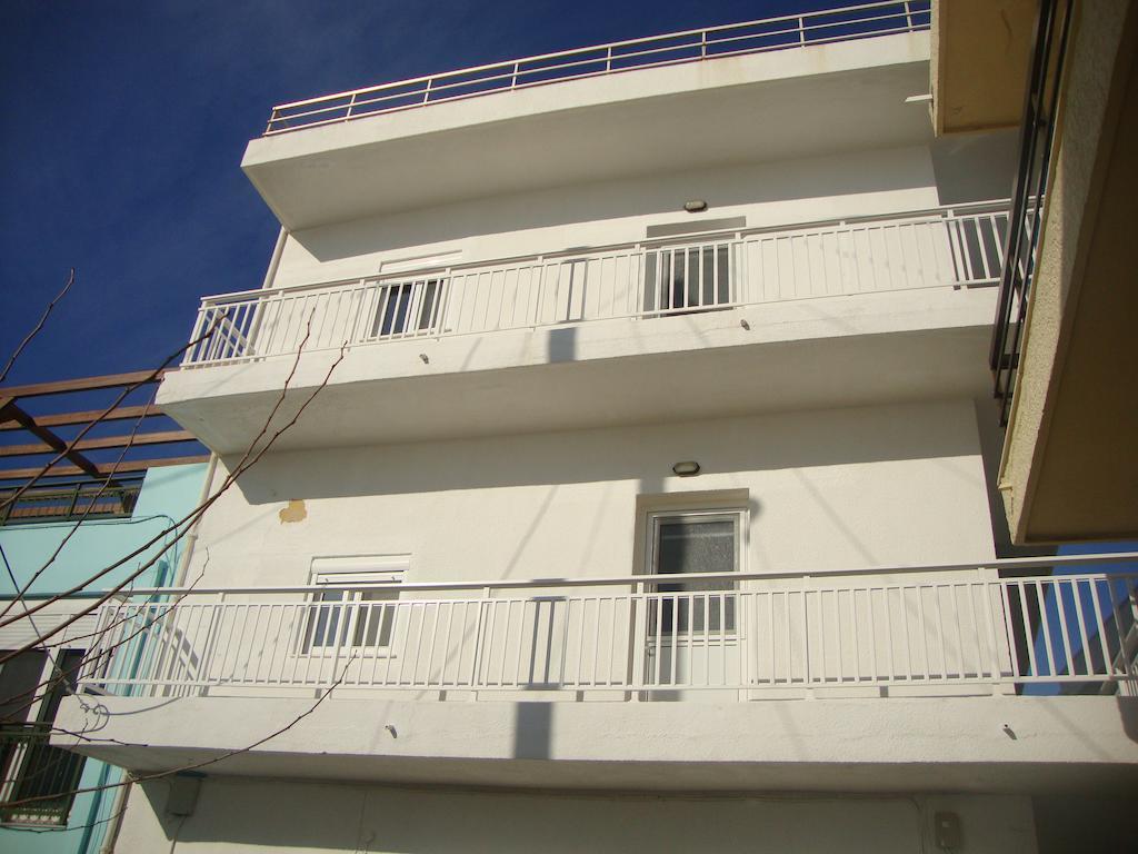 Georgias Apartments CCharaki Buitenkant foto